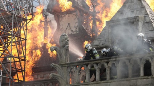 Notre-Dame on Fire Notre-Dame brûle